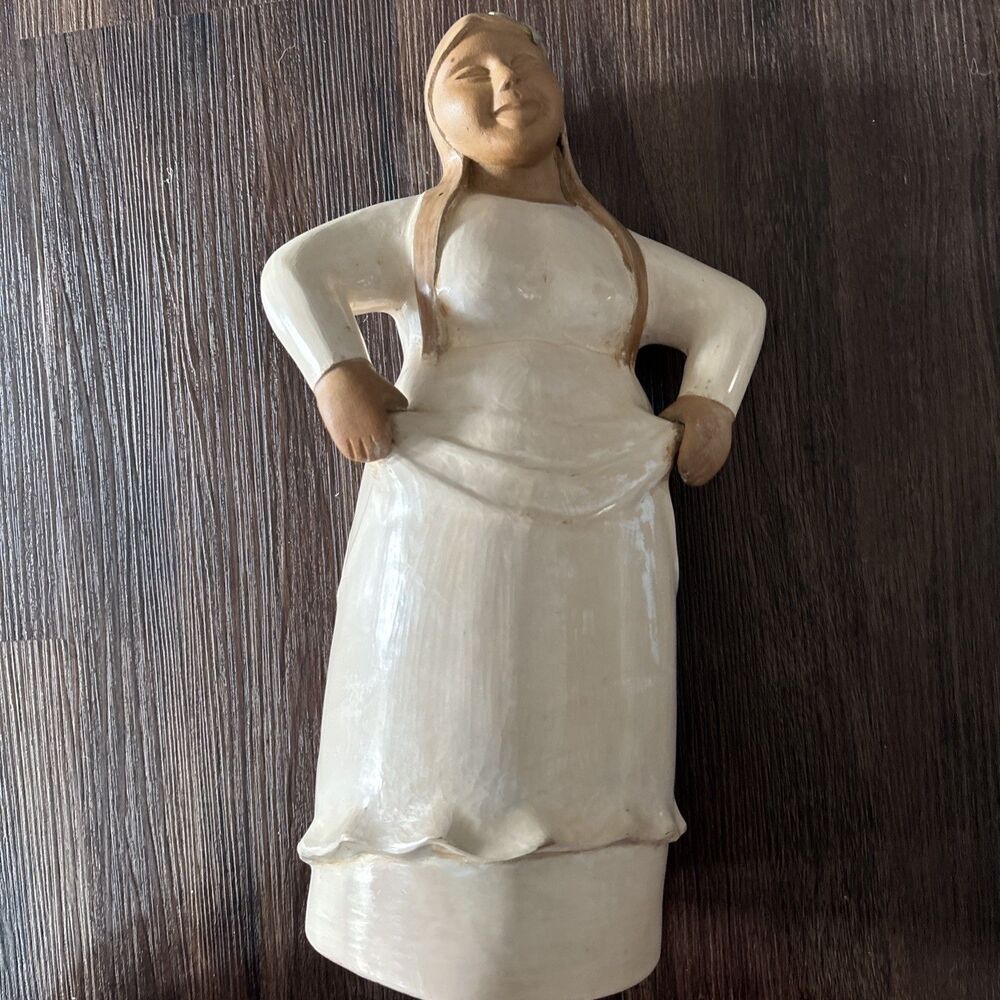 Anibal Curay Peru HANDMADE CLAY POTTERY CHULUCANAS Lady  - CURAY - CASERA Statue